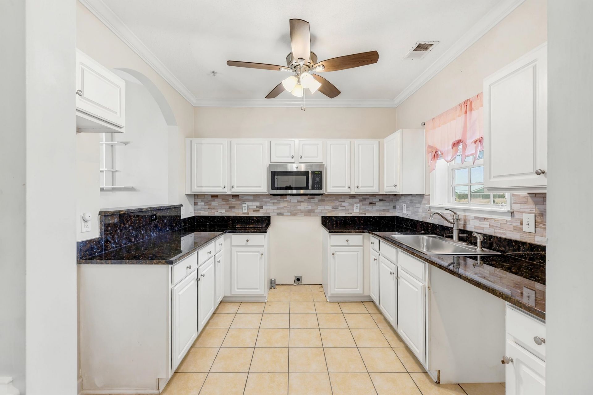 6203 Catalina Dr. Photo 4
