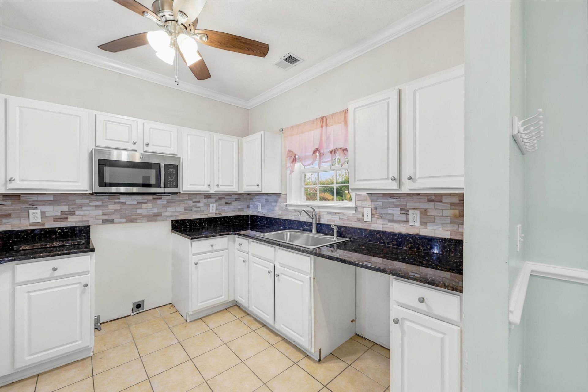 6203 Catalina Dr. Photo 5