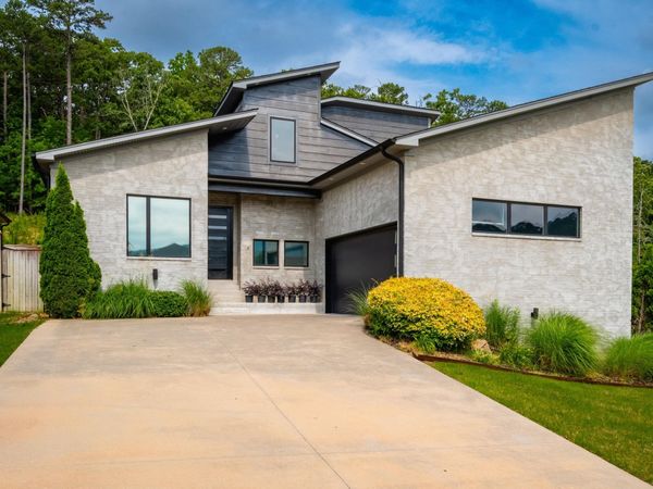 2 Sycamore Court , Little Rock, AR 72223