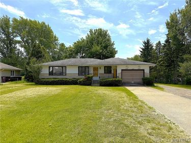 5255 Big Tree Road , Orchard Park, NY 14127