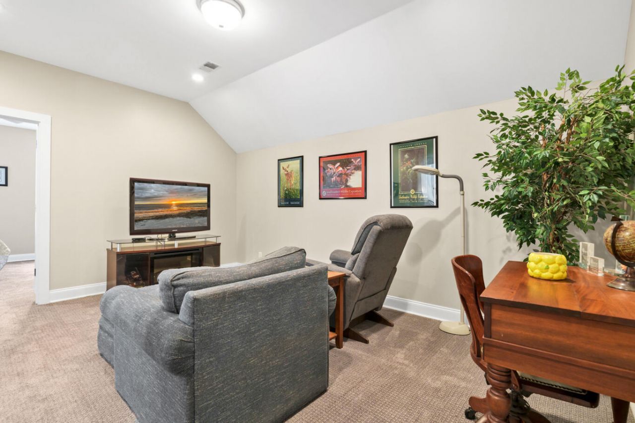 8730 Marsh Aire Lane Photo 13