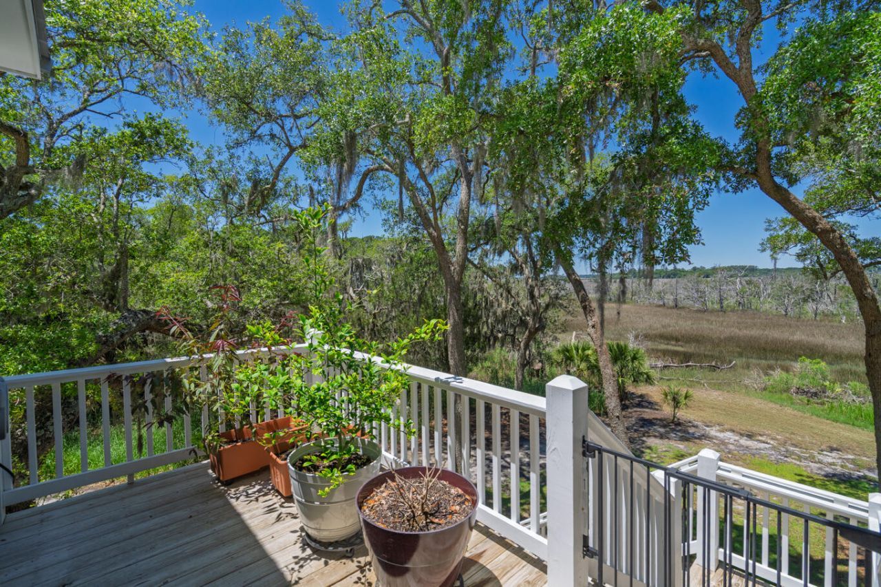 8730 Marsh Aire Lane Photo 24