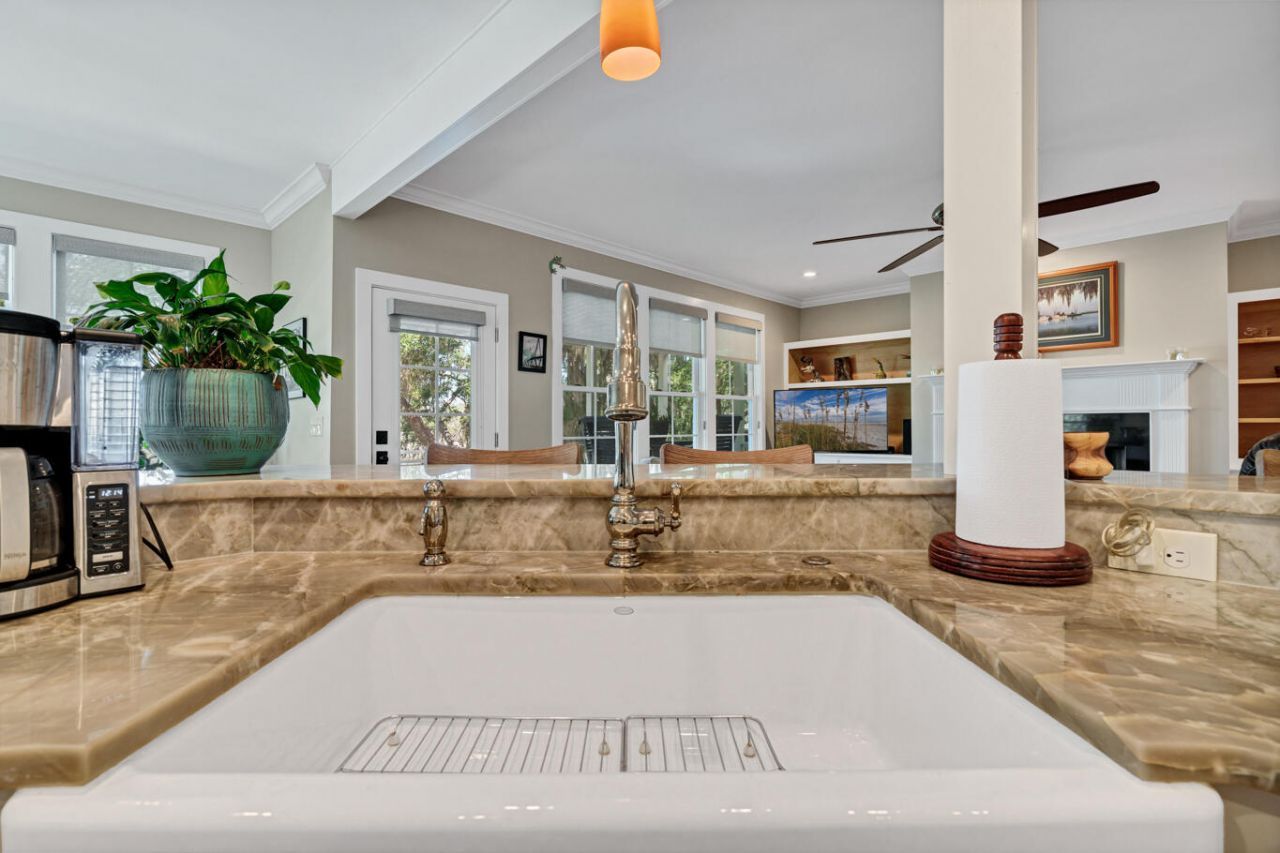8730 Marsh Aire Lane Photo 4
