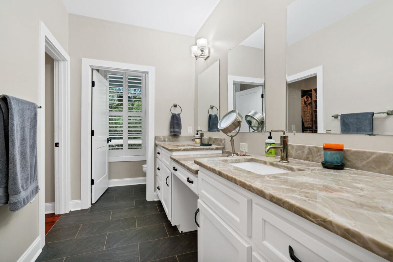 8730 Marsh Aire Lane Photo 9