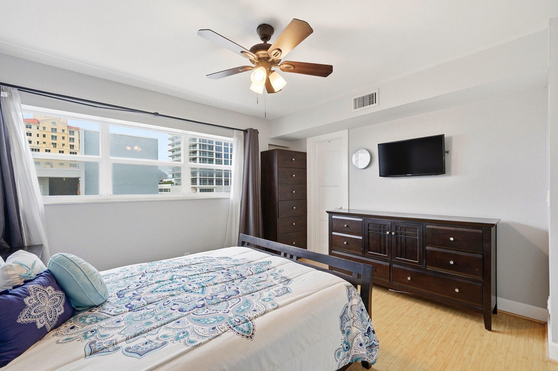 95 N Birch Road, Unit 606, Fort Lauderdale, FL 33304 Photo