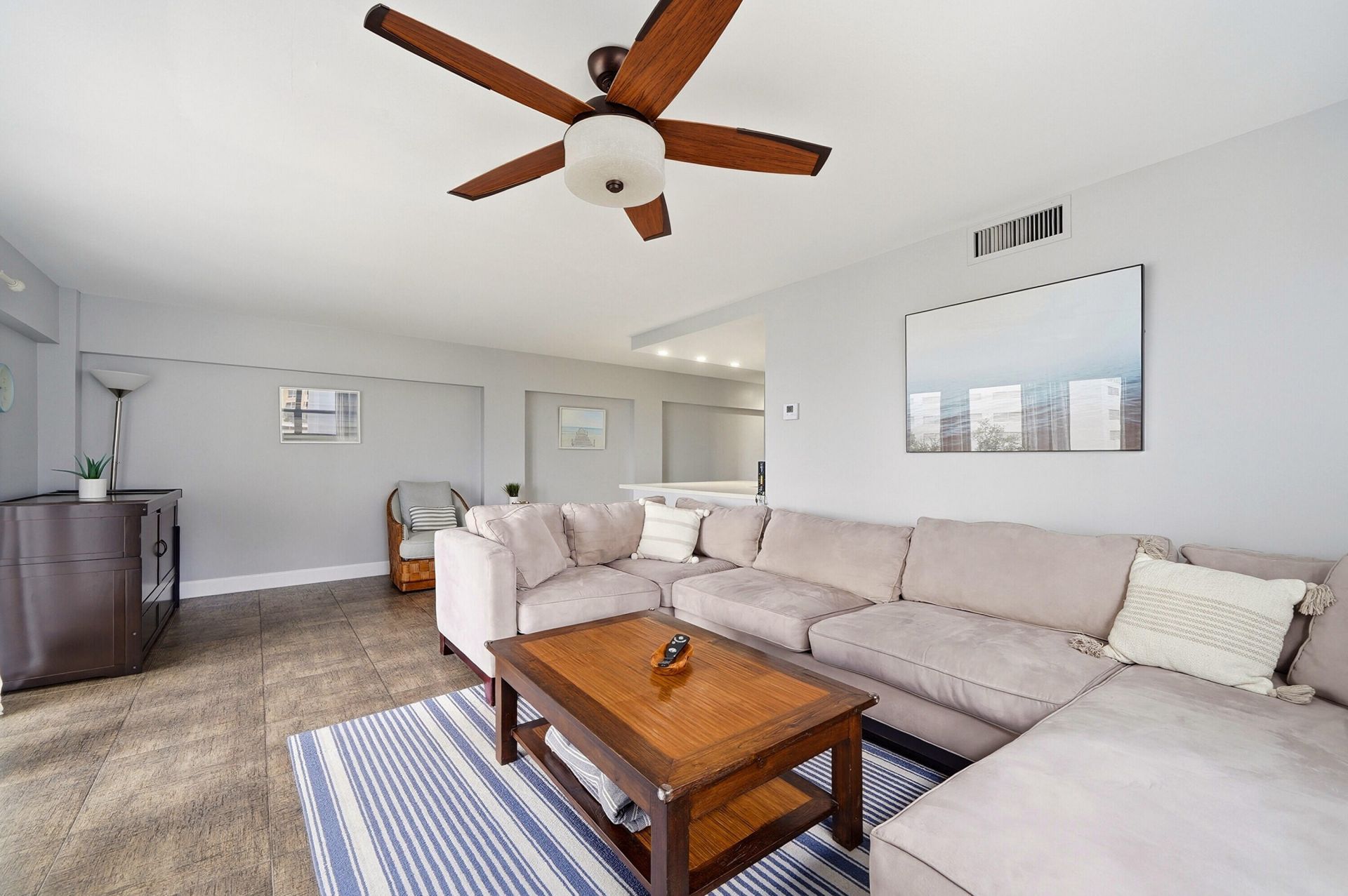 95 N Birch Road, Unit 606, Fort Lauderdale, FL 33304 Photo