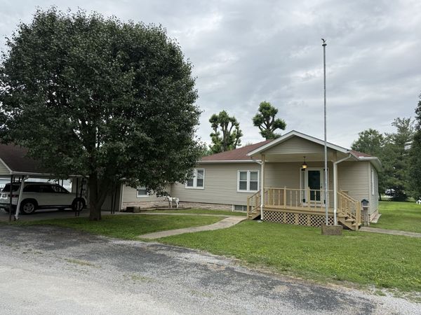 602 W Ray Avenue , Christopher, IL 62822