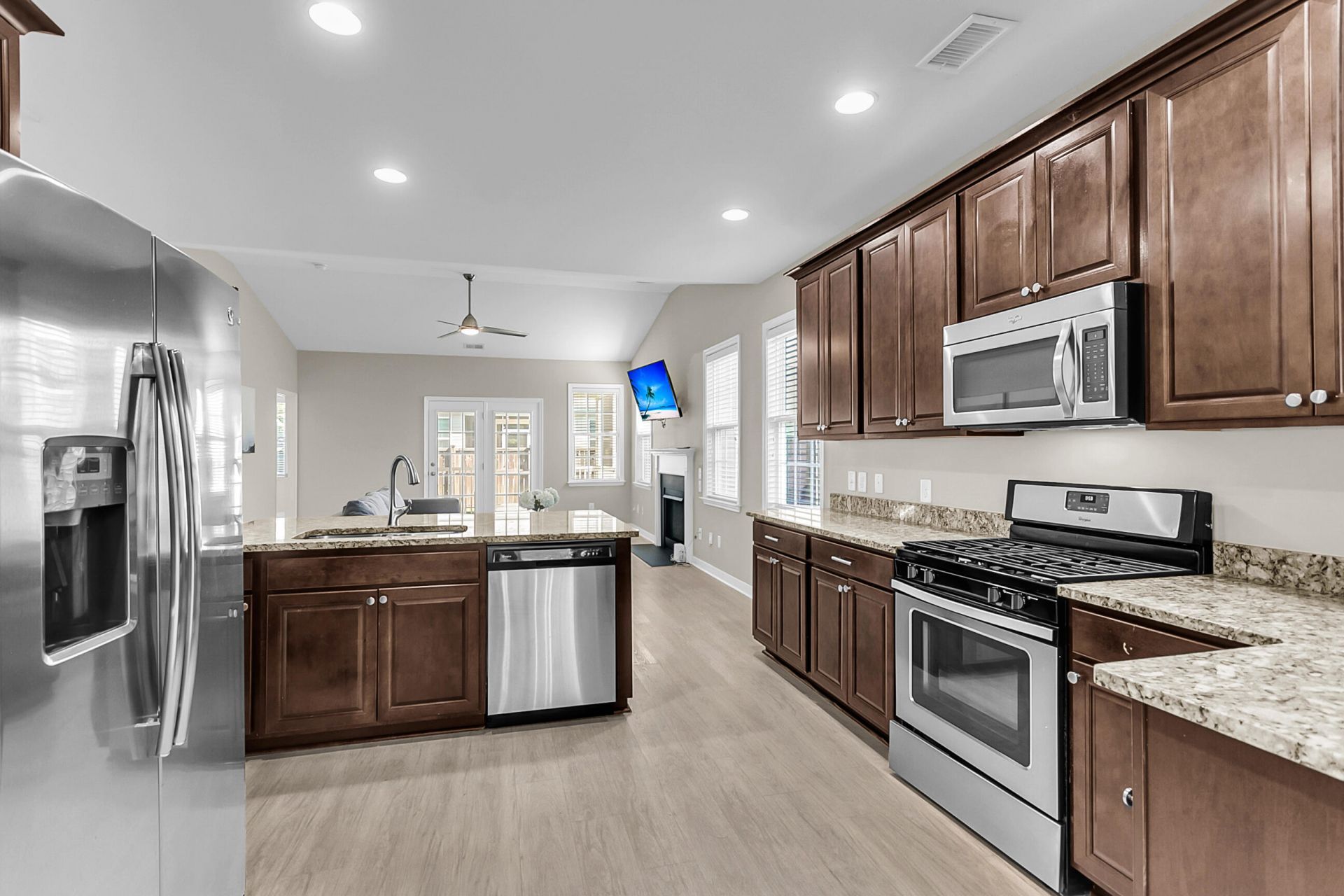 8113 Saveur Lane Photo 12