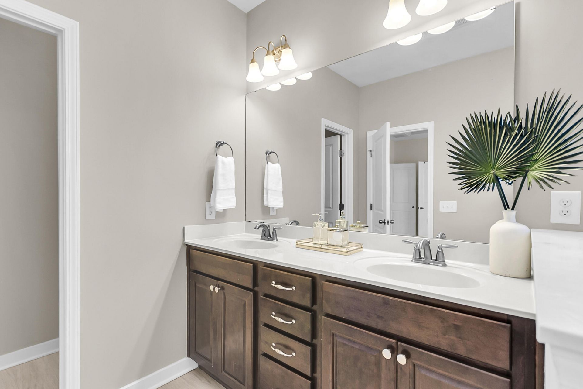 8113 Saveur Lane Photo 20