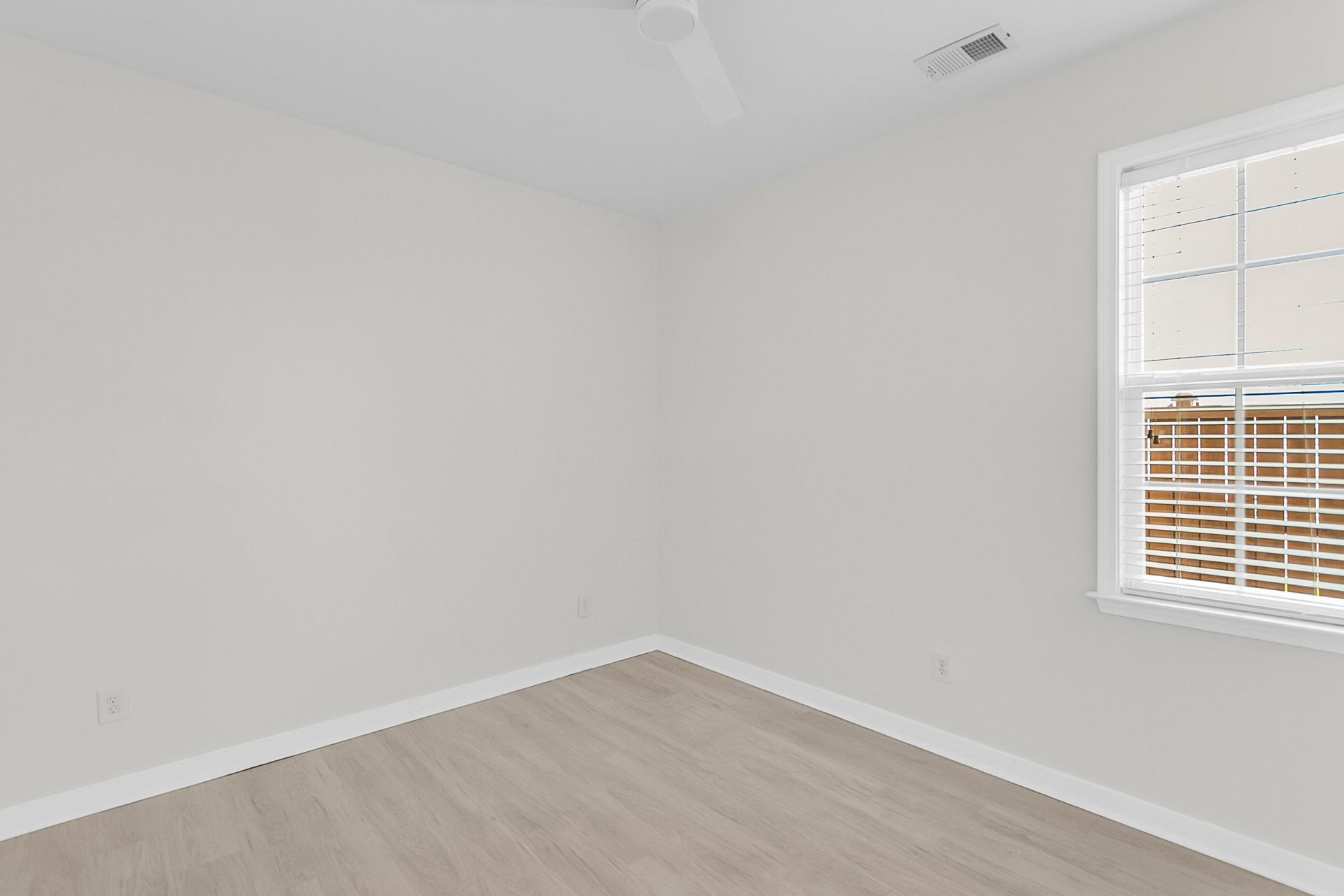 8113 Saveur Lane Photo 25