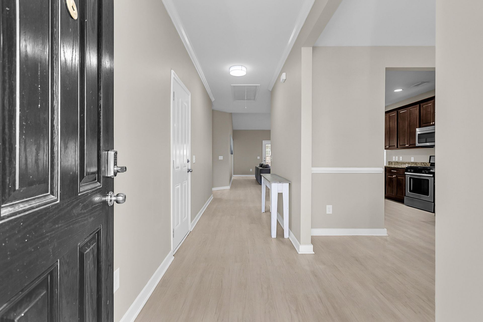 8113 Saveur Lane Photo 9