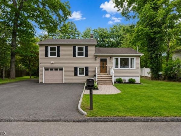 427 Shepperd Ln, Vernon, NJ 07422