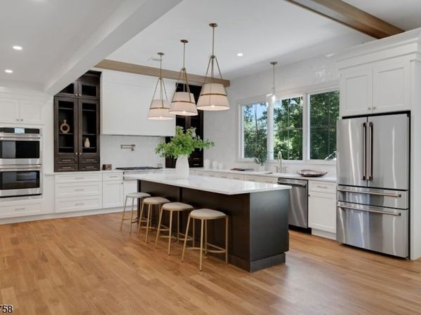 51 Brookside Ter, North Caldwell, NJ 07006