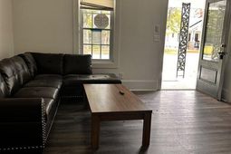 116 Reid St photo 4