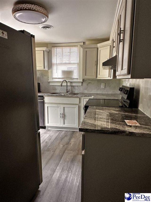 116 Reid St Photo 7