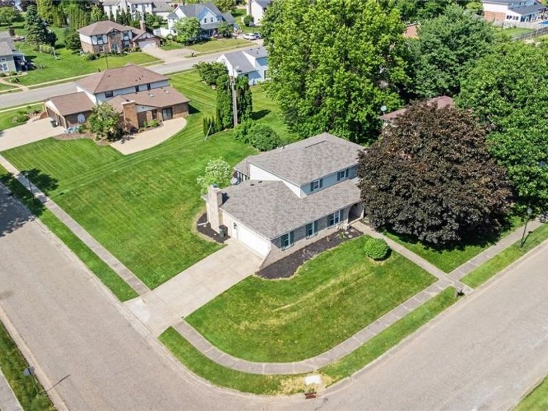 1907 Opal Street, Louisville, OH 44641 Photo 2