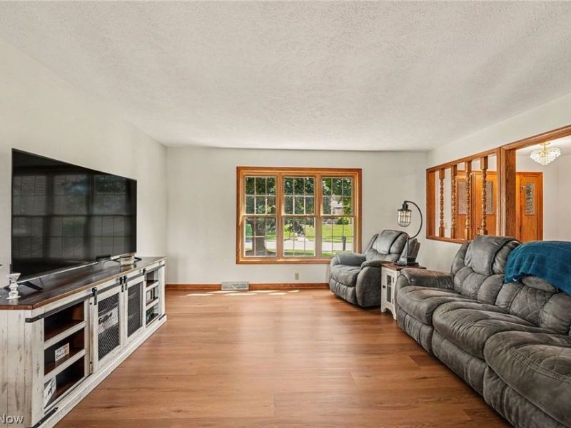 1907 Opal Street, Louisville, OH 44641 Photo 6