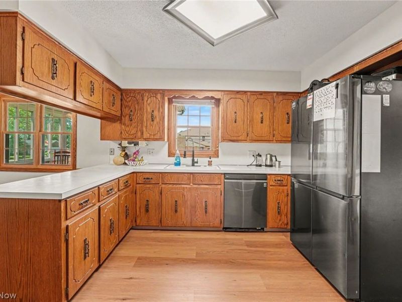 1907 Opal Street, Louisville, OH 44641 Photo 9
