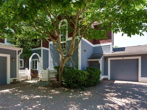 13 RAILROAD PLACE, PENNINGTON, NJ 08534