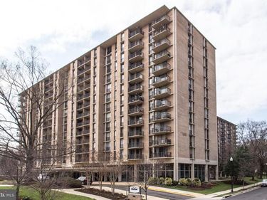 4600 S FOUR MILE RUN DRIVE , Unit 226, ARLINGTON, VA 22204