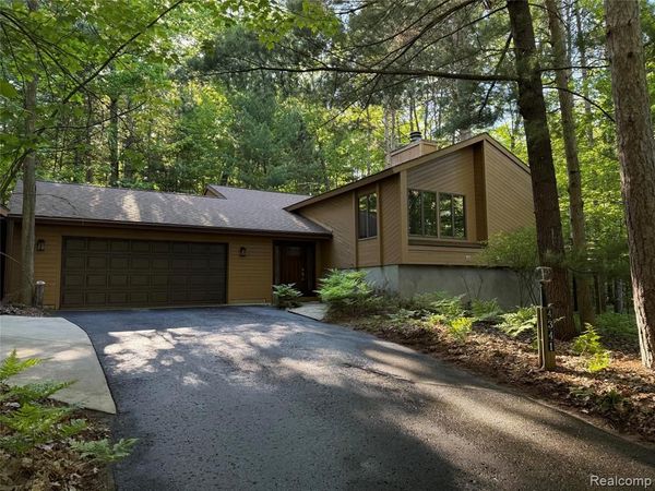 4341 Maplewood Lane , Acme Twp, MI 49686