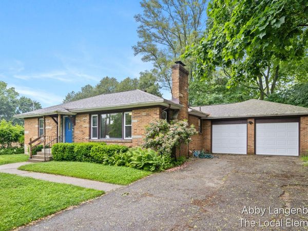 450 Newberg Avenue NW, Grand Rapids, MI 49504