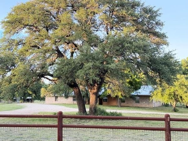 1378 County Road 1045, Lampasas, TX 76550