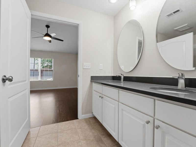 7430 Cherry Brook Drive , Reynoldsburg, OH 43068 Photo 15