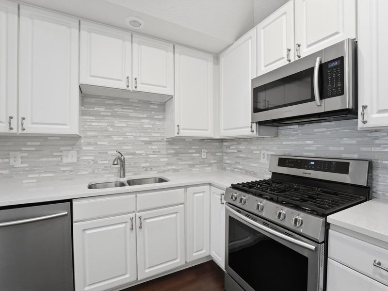 7430 Cherry Brook Drive , Reynoldsburg, OH 43068 Photo 9