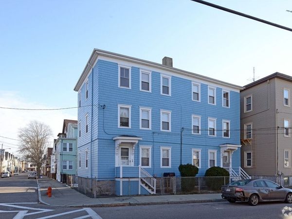126 Crapo Street, Unit 2S, New Bedford, MA 02744