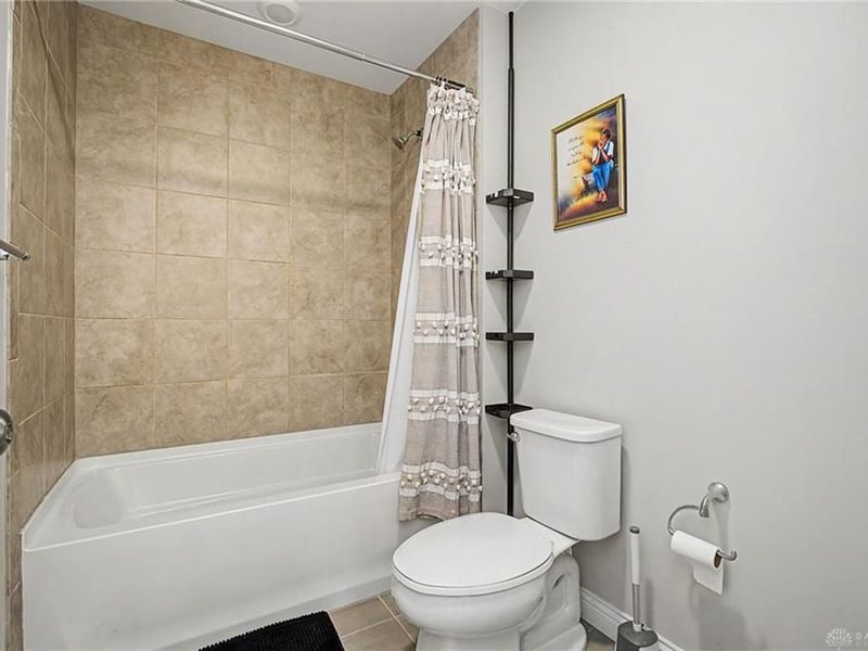 1954 Stepping Stone Court, Centerville, OH 45458 Photo 17