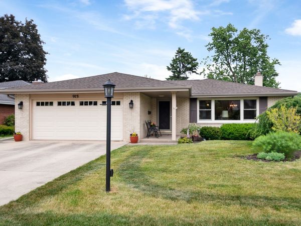 915 S See Gwun Avenue , Mount Prospect, IL 60056