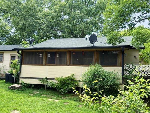 28 8th Street , Emerson, GA 30137