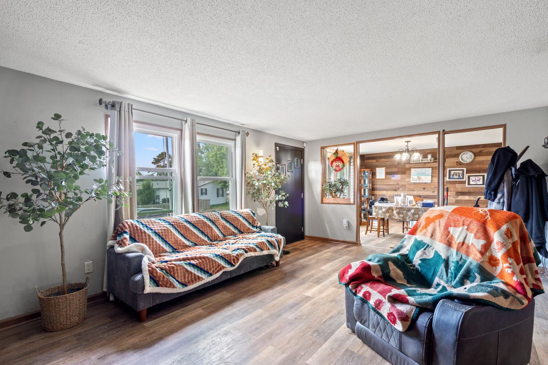 1156 Forest Dr.  Photo 5