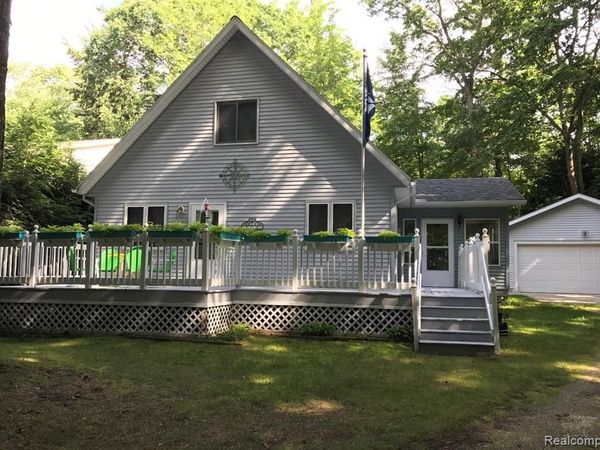 9058 W Chippewa Trail , Benona Twp, MI 49455