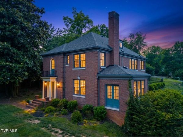 290 Long Crescent Drive, Bristol, VA 24201