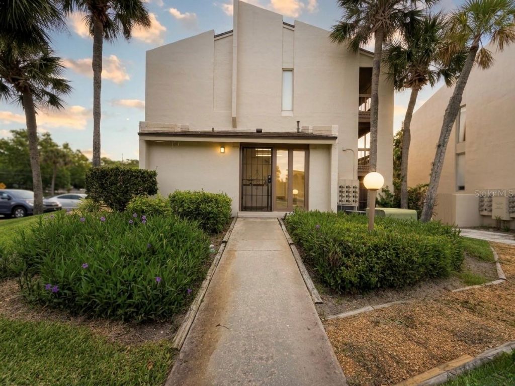 554 Orange Drive , Unit 15, Altamonte Springs, FL 32701 Photo
