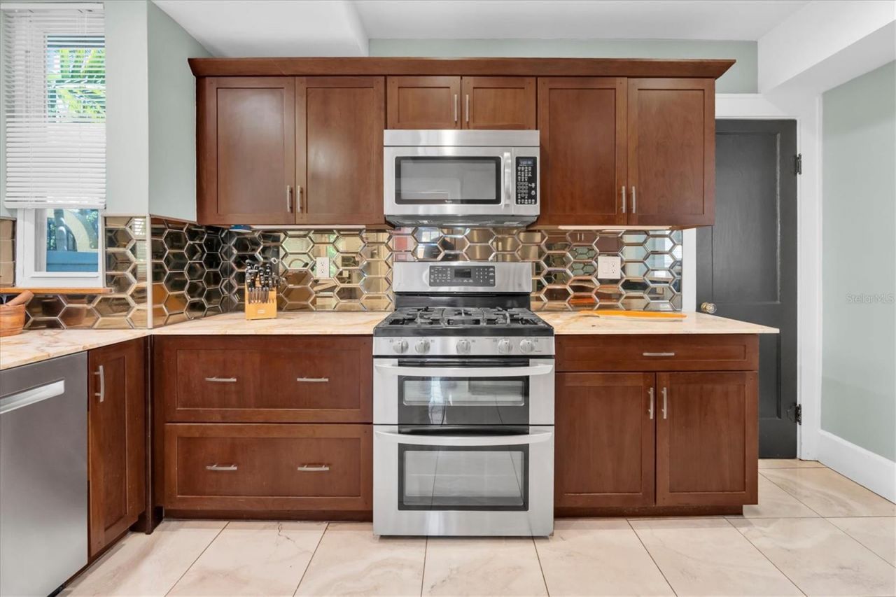 248 14th Avenue Ne, Saint Petersburg, FL 33701 Photo