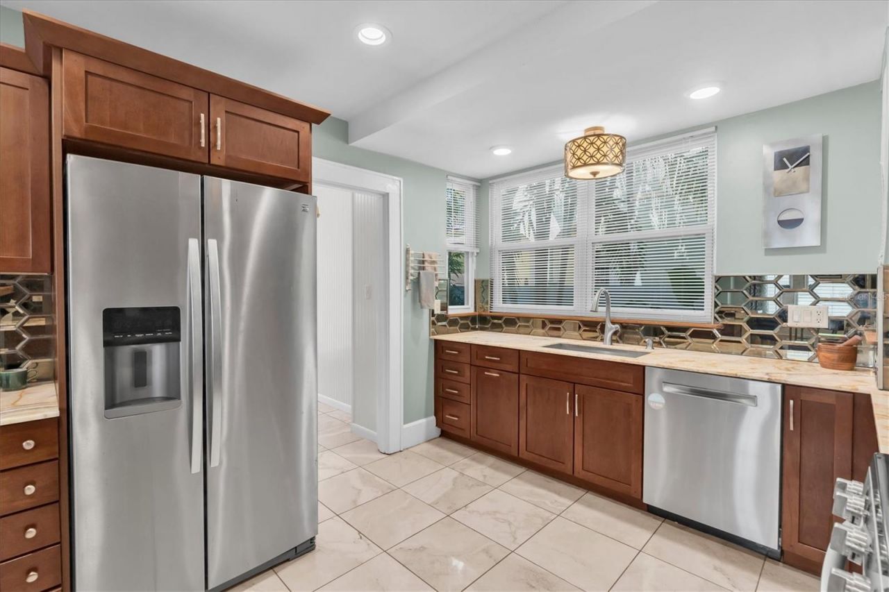 248 14th Avenue Ne, Saint Petersburg, FL 33701 Photo