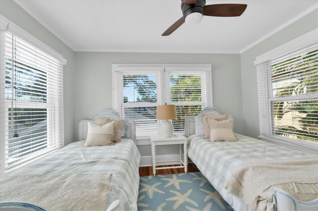 248 14th Avenue Ne, Saint Petersburg, FL 33701 Photo