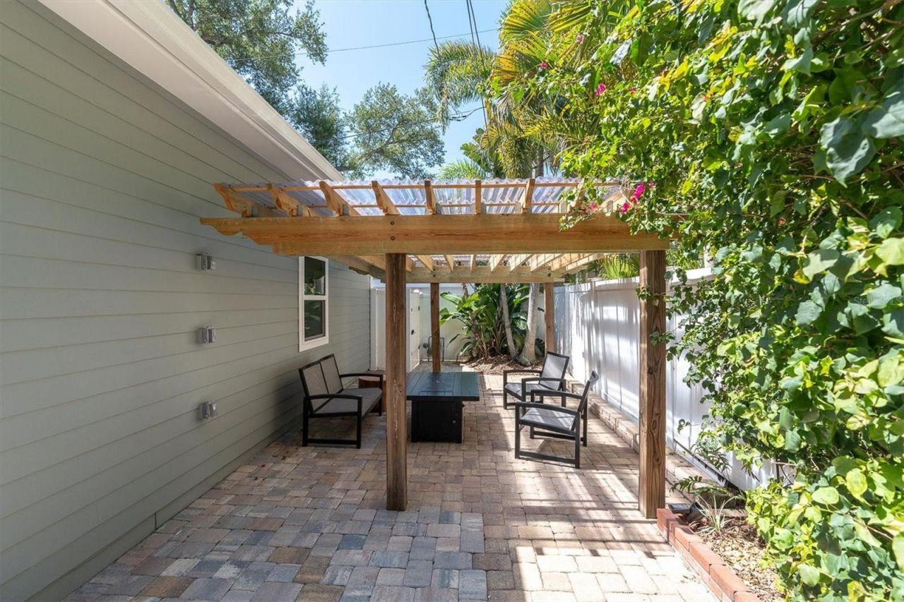 248 14th Avenue Ne, Saint Petersburg, FL 33701 Photo