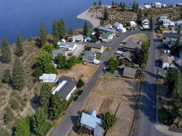 3312 Roosevelt Dr, Seven Bays, WA 99122