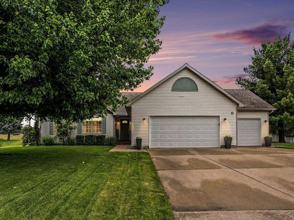 2632 Fairfield Drive, Zeeland, MI 49464
