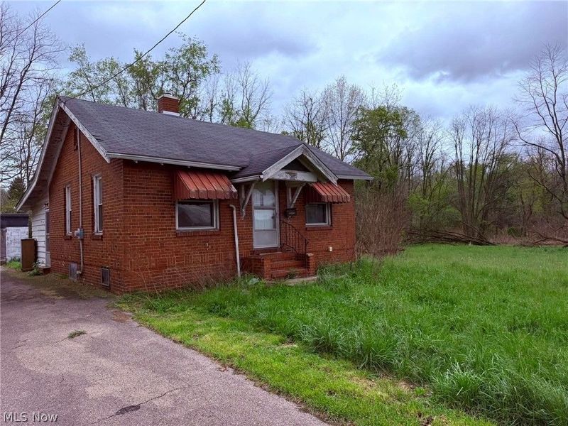 1725 Bentley Avenue, Youngstown, OH 44505 Photo 2