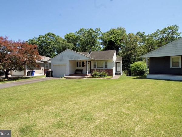 47 CORAL BELL HOLLOW , TOMS RIVER, NJ 08755