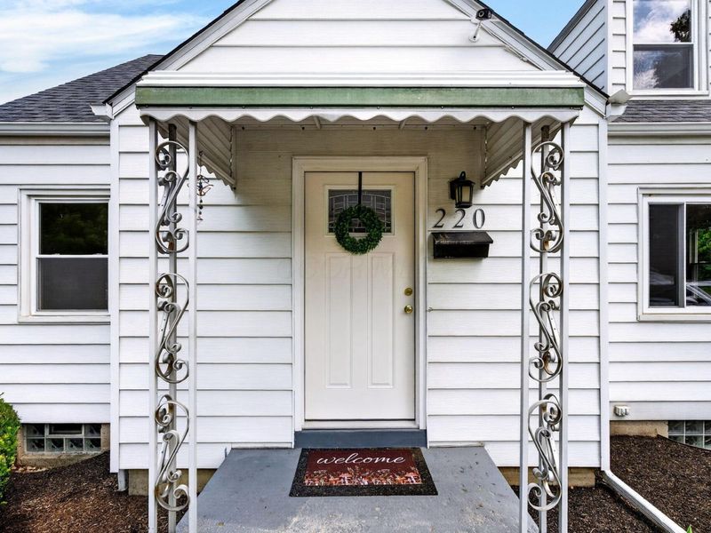 220 S Ashburton Road , Columbus, OH 43213 Photo 3