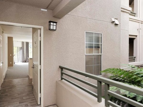 220 Caldecott Ln , Oakland, CA 94618
