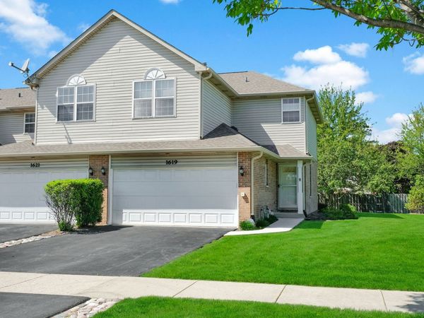 1619 Windward Court, Unit 1619, Naperville, IL 60563