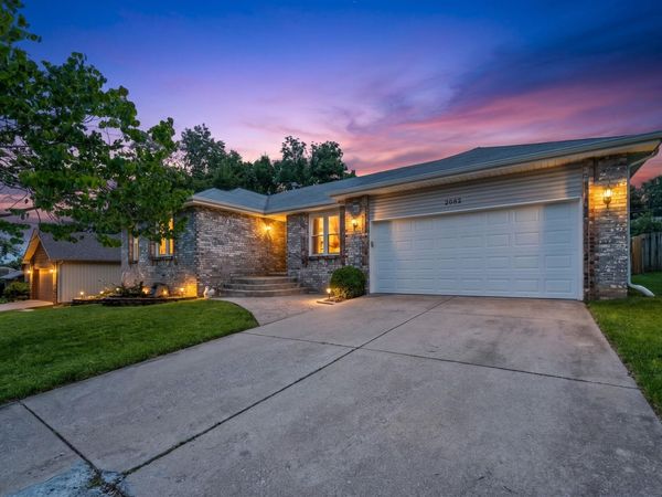 2082 W Arlington Street , Springfield, MO 65810