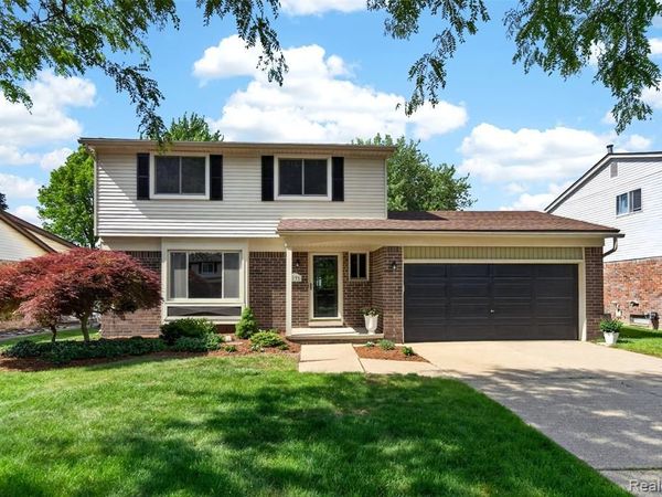 2133 Keystone Drive , Sterling Heights, MI 48310